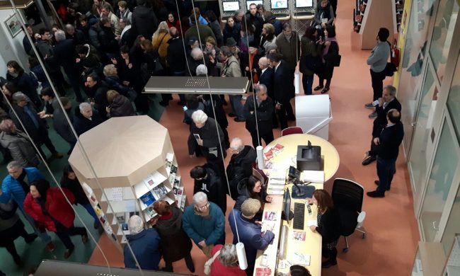 Arese Taglio Del Nastro Per La Nuova Biblioteca Centro Civico Prima