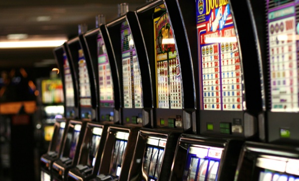 A Magenta un’ordinanza per limitare l’uso delle slot