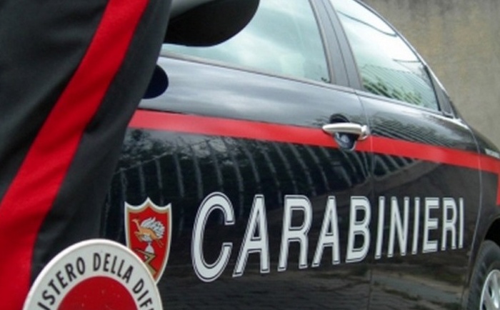 Abbiategrasso, picchia l’anziano padre: arrestato