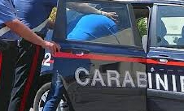 Abbiategrasso, rubava soldi dalle casse della Yoshitaka, arrestato
