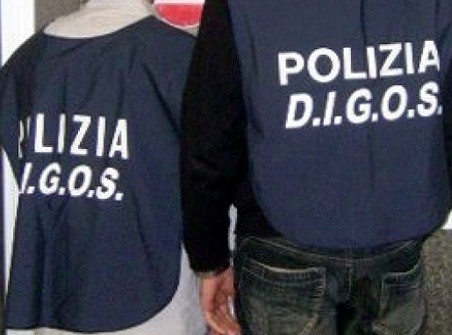 Arese, Arrestato aspirante terrorista dell’Isis: lavorava al Centro commerciale