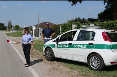 Controlli della Polizia locale, due uomini allontanati da Castano