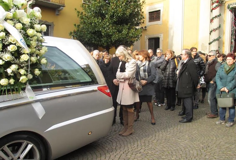 Bollate – Natale triste a Bollate per l’addio a Stefania