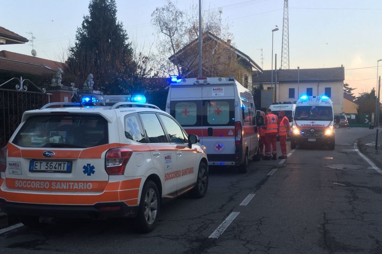 Bollate, due persone in ospedale dopo lo scontro in via Madonna