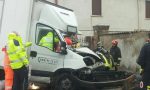 Camion contro una casa, paura a Cassinetta di Lugagnano