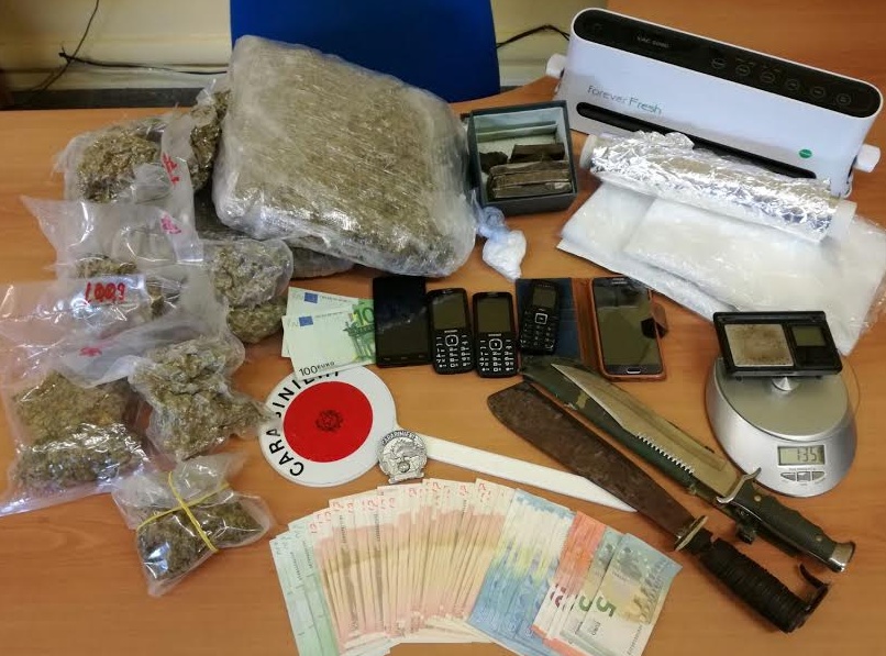 Canegrate:: Fermato dai carabinieri con 3 chili di Marijuana
