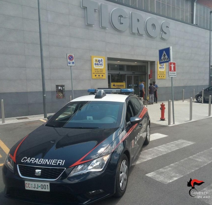 Canegrate, cerca di rubare per la quinta volta: bloccata al Tigros ed espulsa