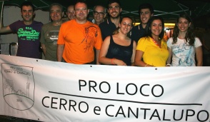 Cerro Maggiore: minacce all'ex don oggi a Corbetta, tutti in piazza per solidarietà