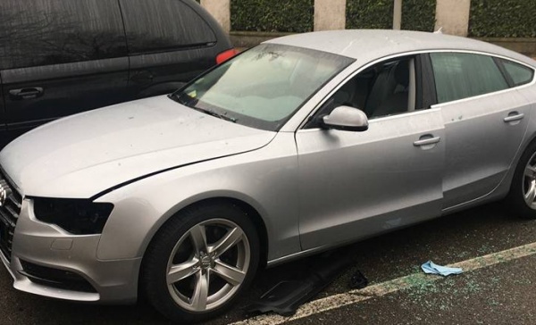 Cusago, ladri nella notte danneggiano auto per rubare fari a led e allo xeno