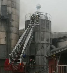 Due persone ustionate nell’incendio di via Chaniac uno in prognosi riservata