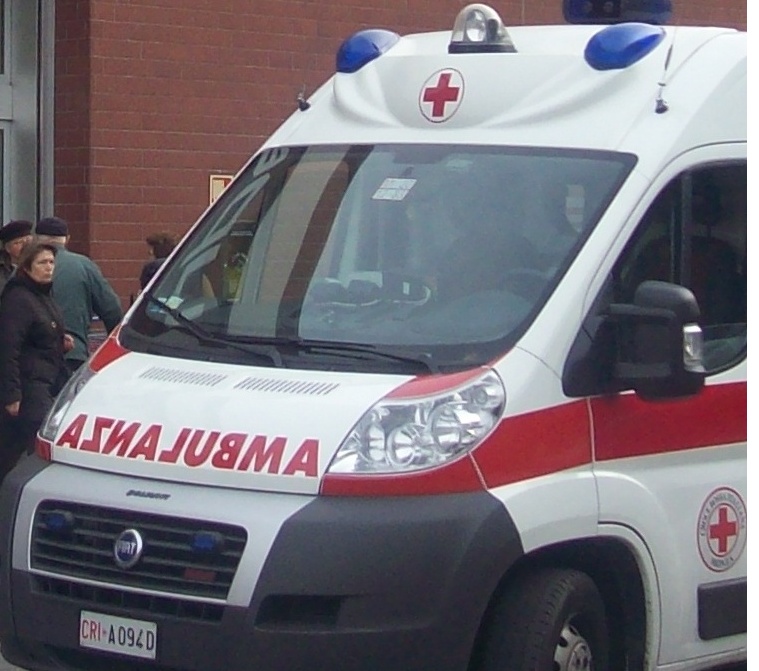 Emorragia cerebrale per una 47enne: paura in via Diaz