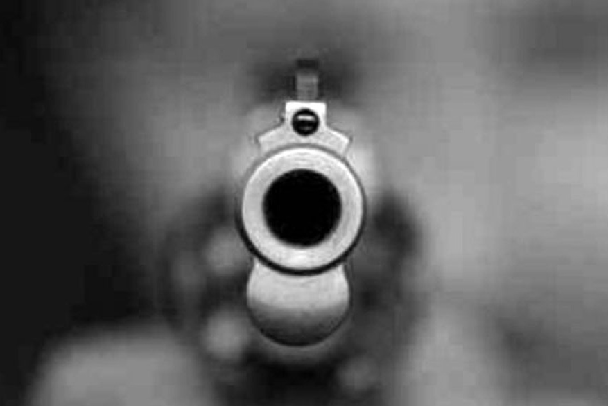 Ennesima rapina al Maxi zoo di Rescaldina: mostra la pistola alla cassiera e scappa con 1.500 euro