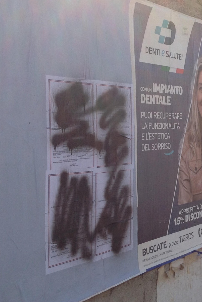 Imbrattati i manifesti del 25 Aprile, atto vandalico a Buscate