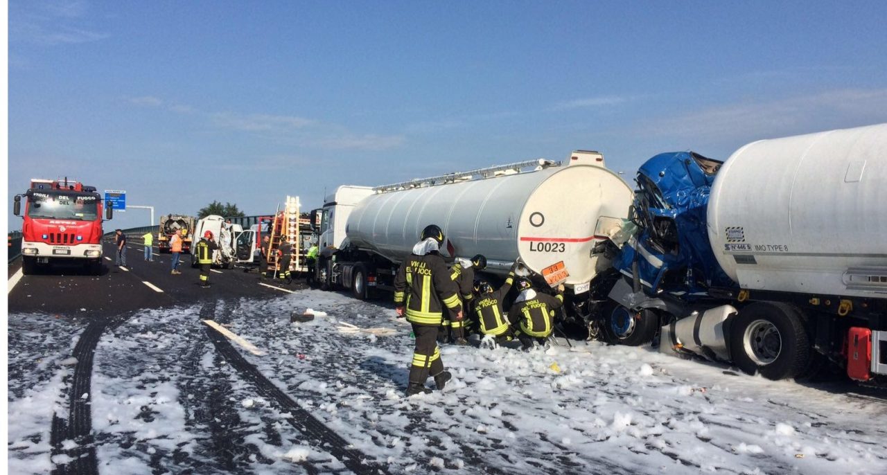 Incidente sulla A 4, traffico deviato sulla ex statale