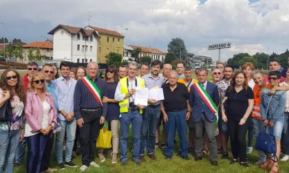 Lainate, sit-in alla “rotonda maledetta”. Sindaci e cittadini chiedono un intervento definitivo