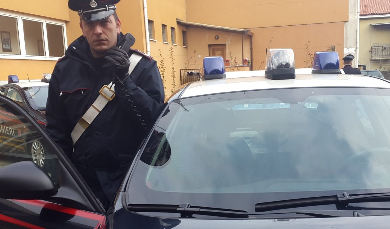 Nerviano: cerca di uccidersi con un sacchetto in testa e tagliandosi i polsi, salvata dai carabinieri