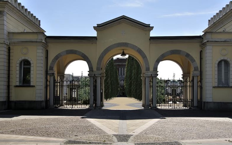 Legnano, cimiteri chiusi: pericolo cadute a causa del ghiaccio