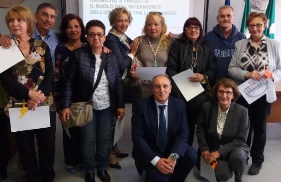 Magenta, giornata dell’infermiere: premio ai pensionati di quest’anno
