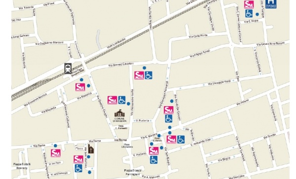 Magenta, rivoluzione parcheggi: multipiano De Gasperi a pagamento. E’ bagarre
