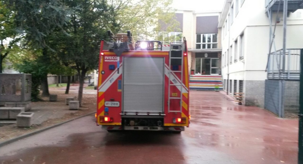 Rho, Pompieri alla scuola Federici, tutto risolto