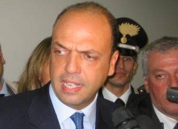 Provvisionato libero, Alfano: "Sta tornando a casa"; Maroni: "Lo aspettiamo"