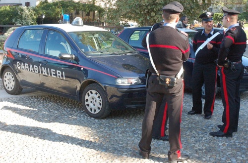 Rho, Pugno di ferro dei carabinieri
