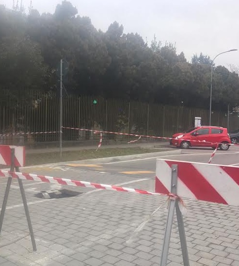 Rho , Voragine nell’asfalto, strada bloccata a Terrazzano