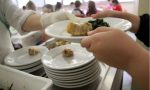 Rho, cadono vetri dal lucernario: refettorio chiuso, i bambini mangiano in classe