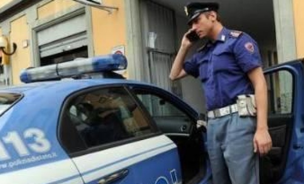 Pero, la polizia sequestra una carrozzeria abusiva: smaltivano rifiuti senza permesso