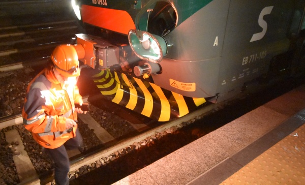 Rho, tragedia alla stazione: i corpi sono di due ventenni albanesi