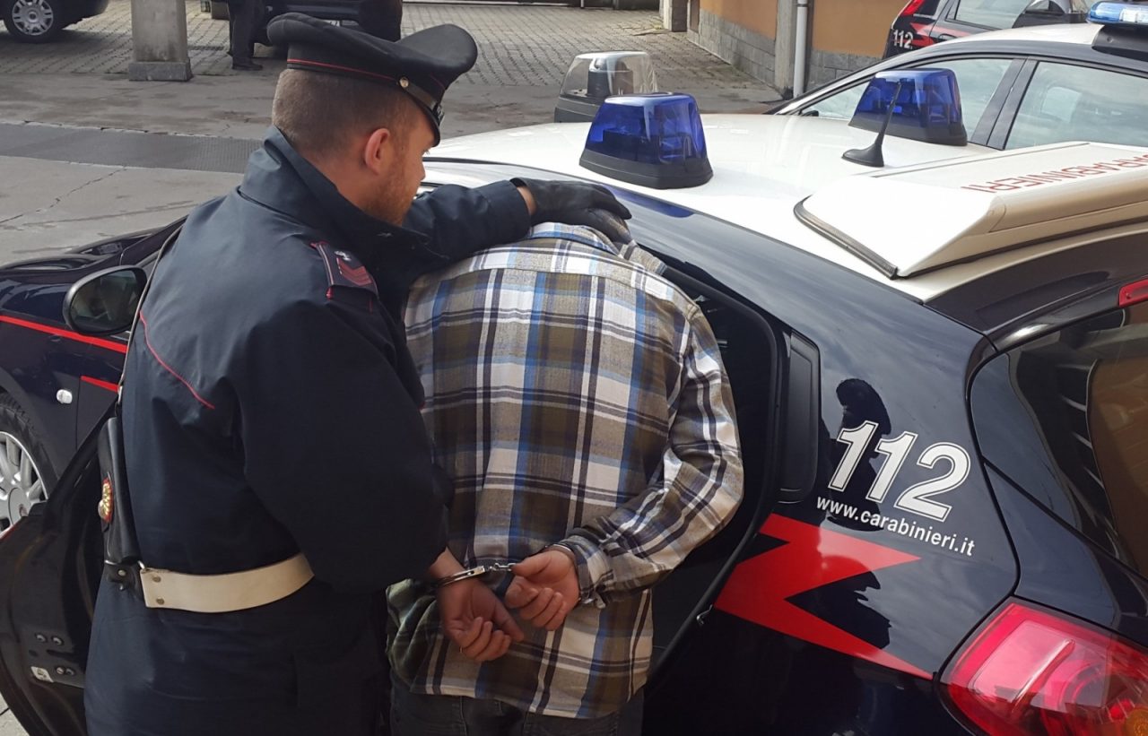 San Giorgio su Legnano, doveva essere ai domiciliari ma era a spasso: arrestato