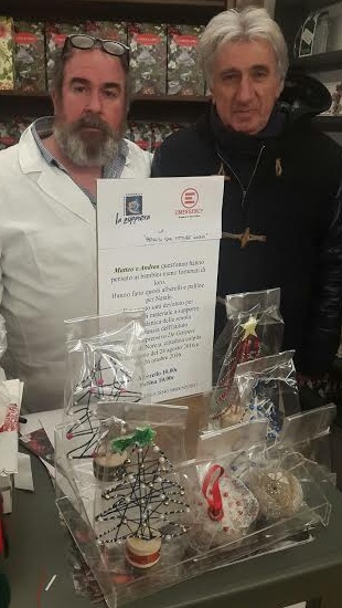 San Vittore Olona, Alberi di Natale con materiali di riciclo per aiutare i terremotati