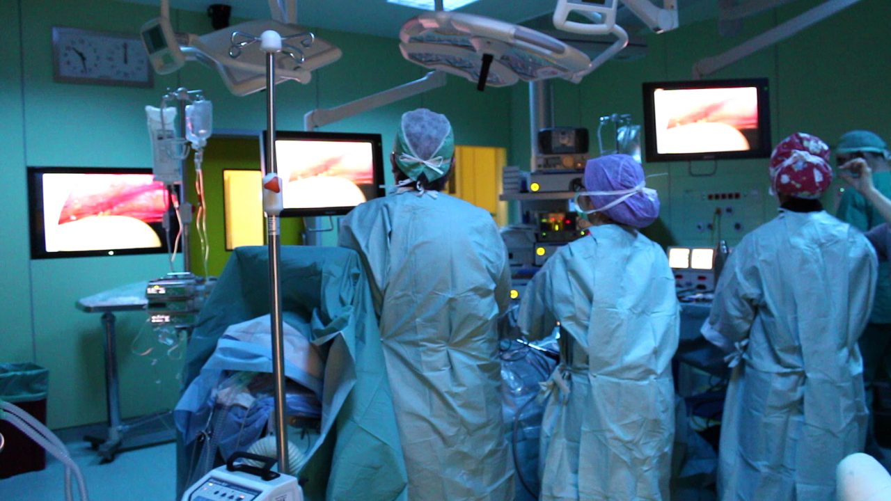 Meningite Lombardia profilassi per 75 dopo bimba morta