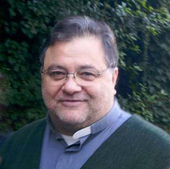 Ex parroco condannato per pedofilia evade dai domiciliari