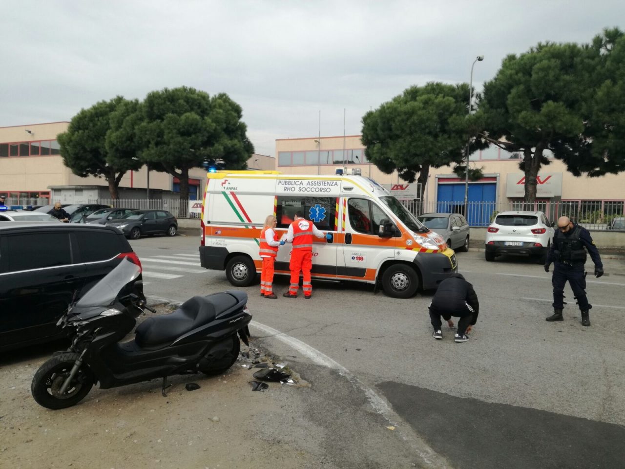 Incidente auto-scooter, ferito un uomo