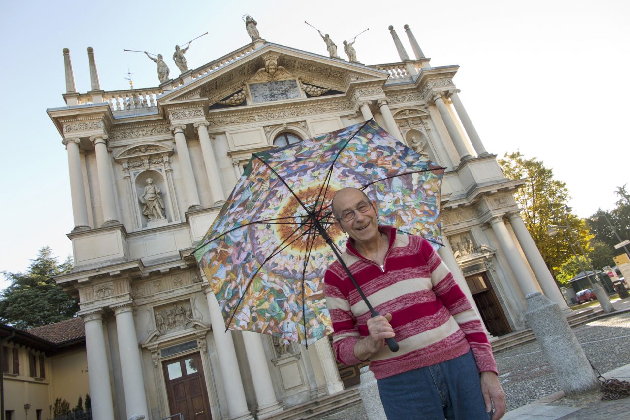Cupola ombrello per aiutare il Santuario