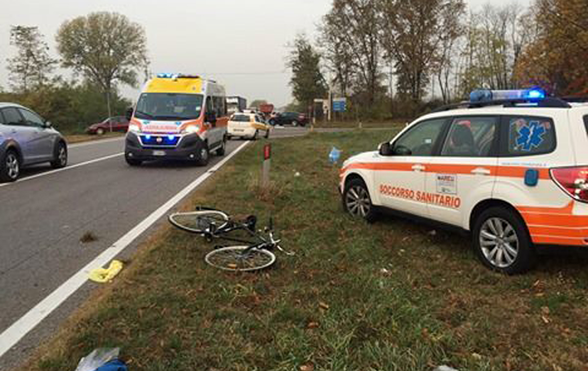 Ciclista investito, muore a 35 anni