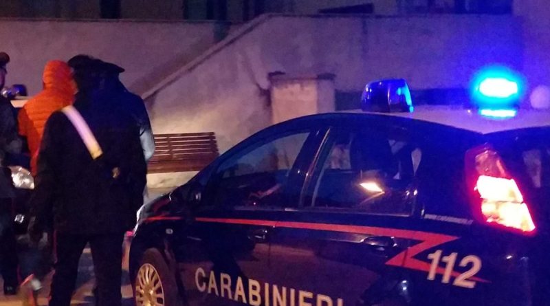 Droga in valigia e armi nell’armadio, presi