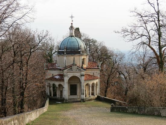Sacro Monte Varese via alla riqualificazione dei parcheggi e dei bagni