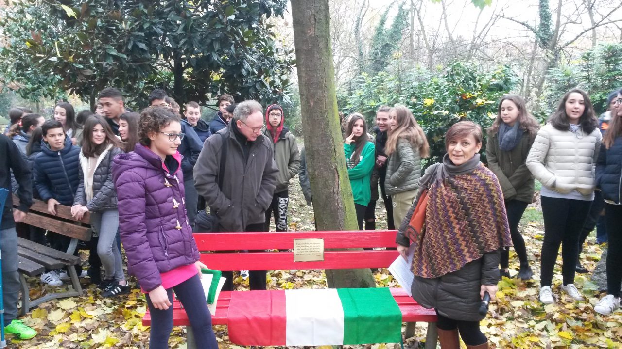 Panchine rosse contro la violenza sulle donne