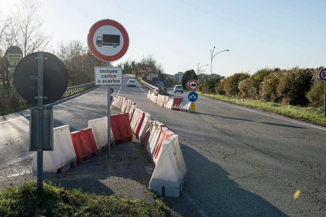 Ponte ferroviario chiesto il sequestro