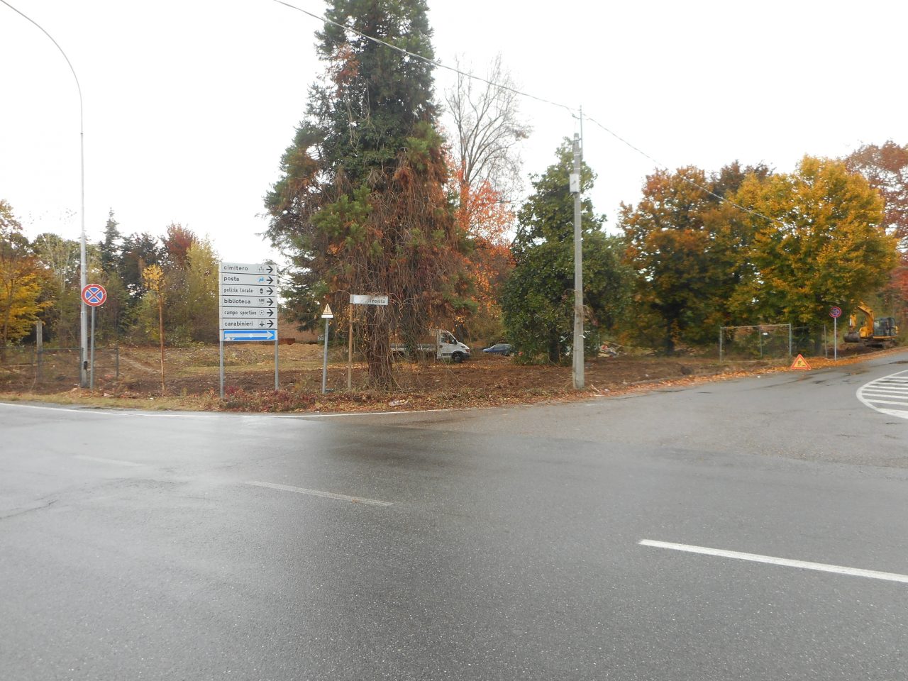 Parcheggi e parco: al via i lavori in via Trento