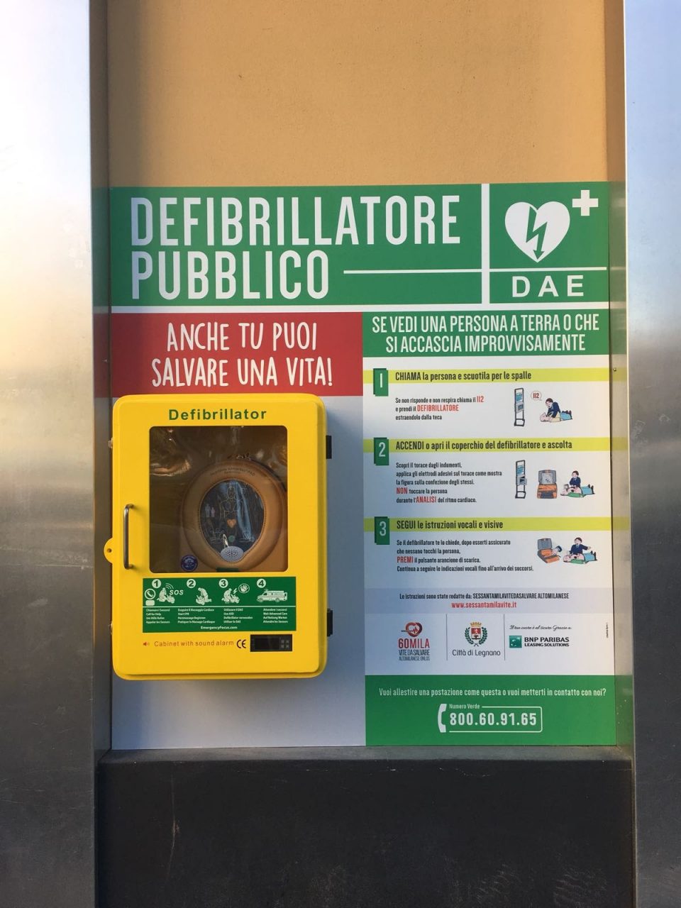 Due arresti cardiaci in due settimane al campo sportivo: grazie al defibrillatore salvate due vite