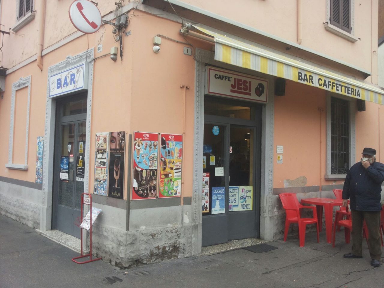Rapina a mano armata in una trattoria del centro