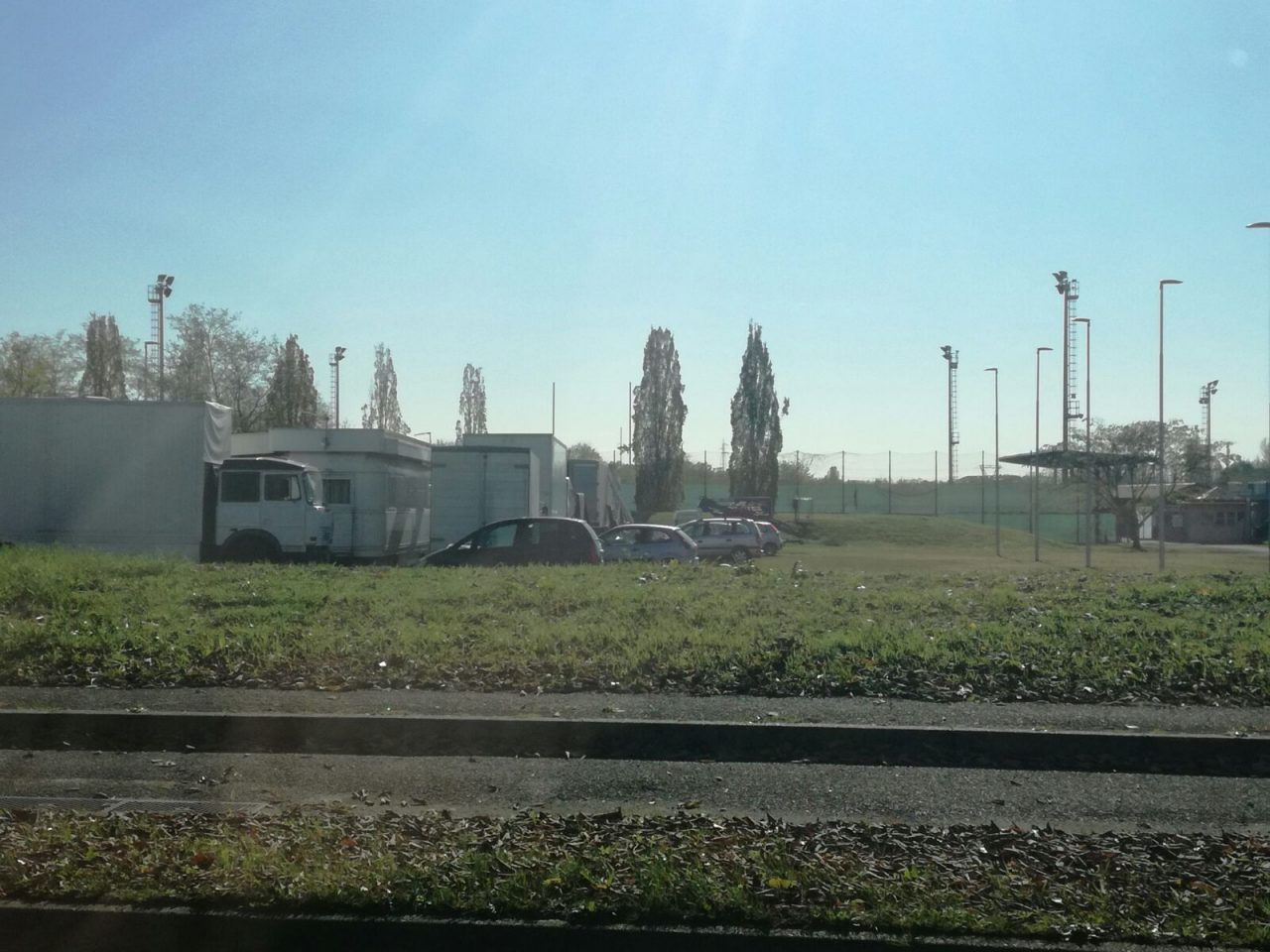 Giostrai stanziati a Passirana tra le lamentele dei residenti