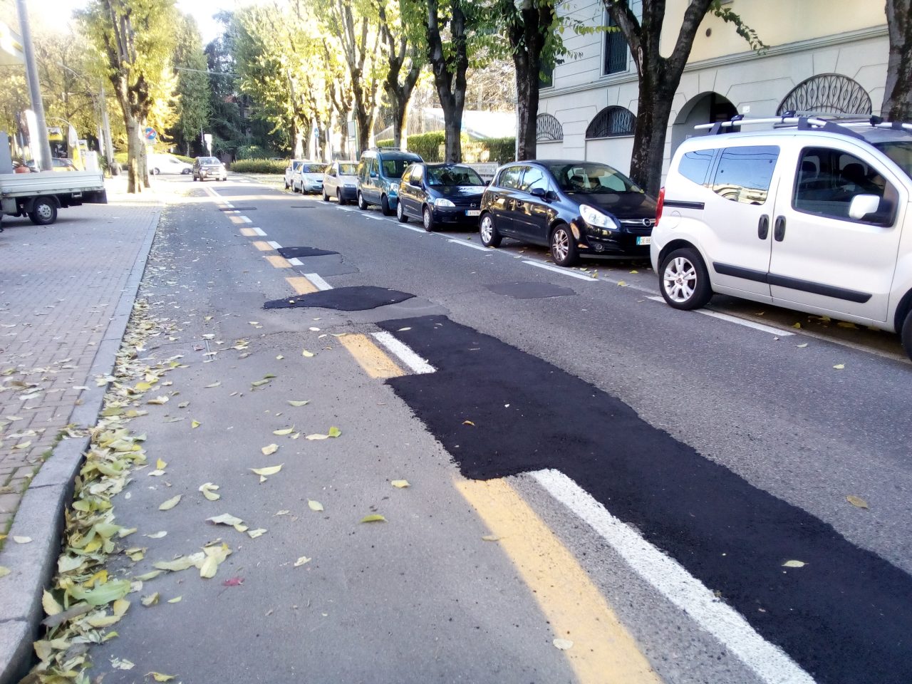 Strade asfaltate a Saronno ci pensa il cassonetto termico