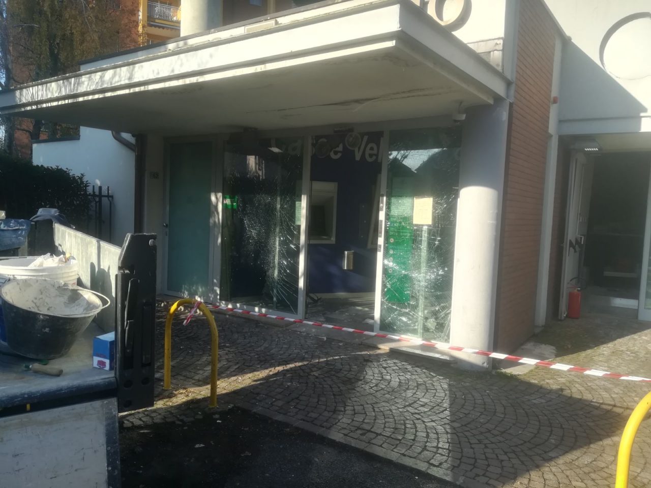 Esplode bancomat: assalto alla banca FOTO e VIDEO