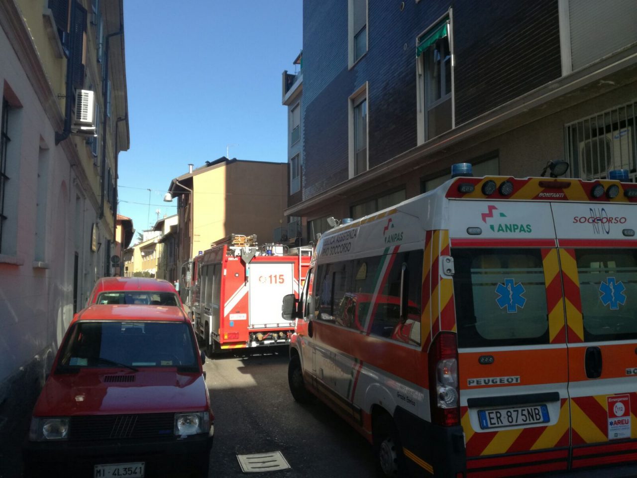 Ragazza trovata morta in casa