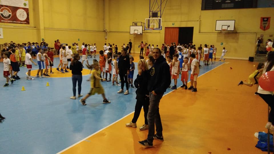 Olimpia in campo coi giovani cestisti del Bollatese VIDEO