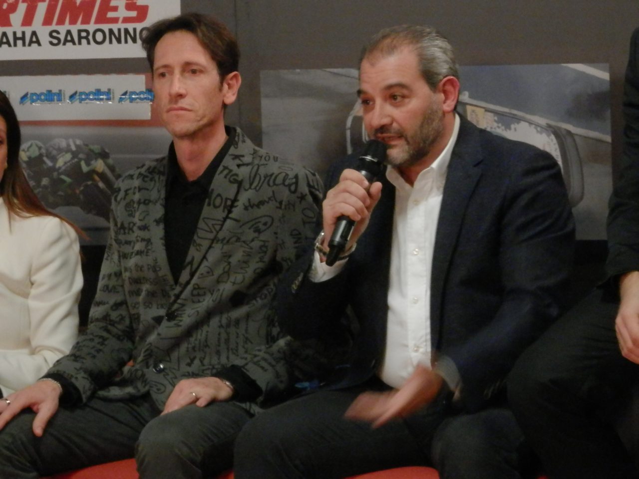 Auto sportive in tv per i bambini farfalla